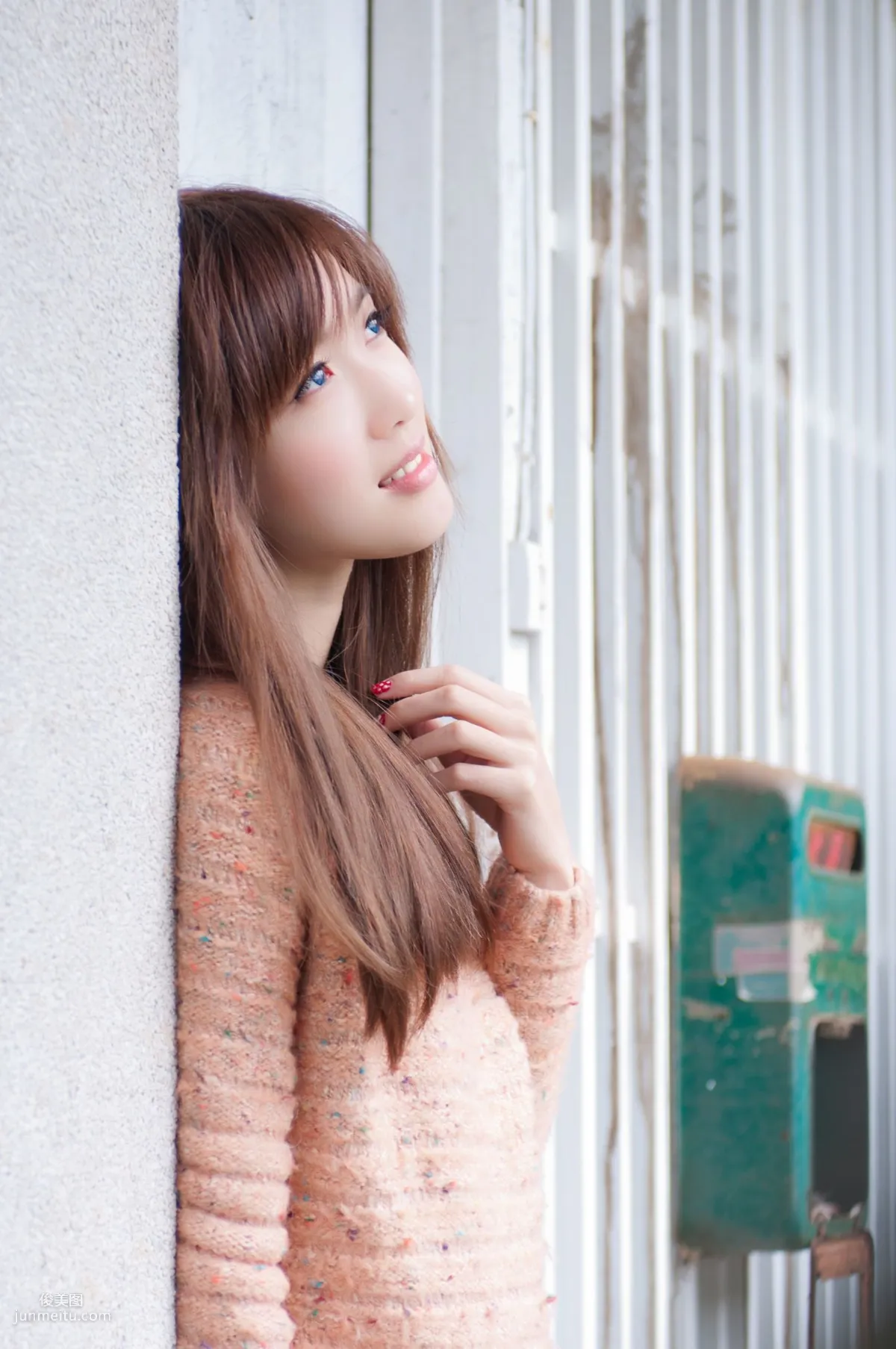 Liao Tingling/Kila Jingjing, Denim and Beautiful Legs Series Pictures, Photo Set Collection photo 9