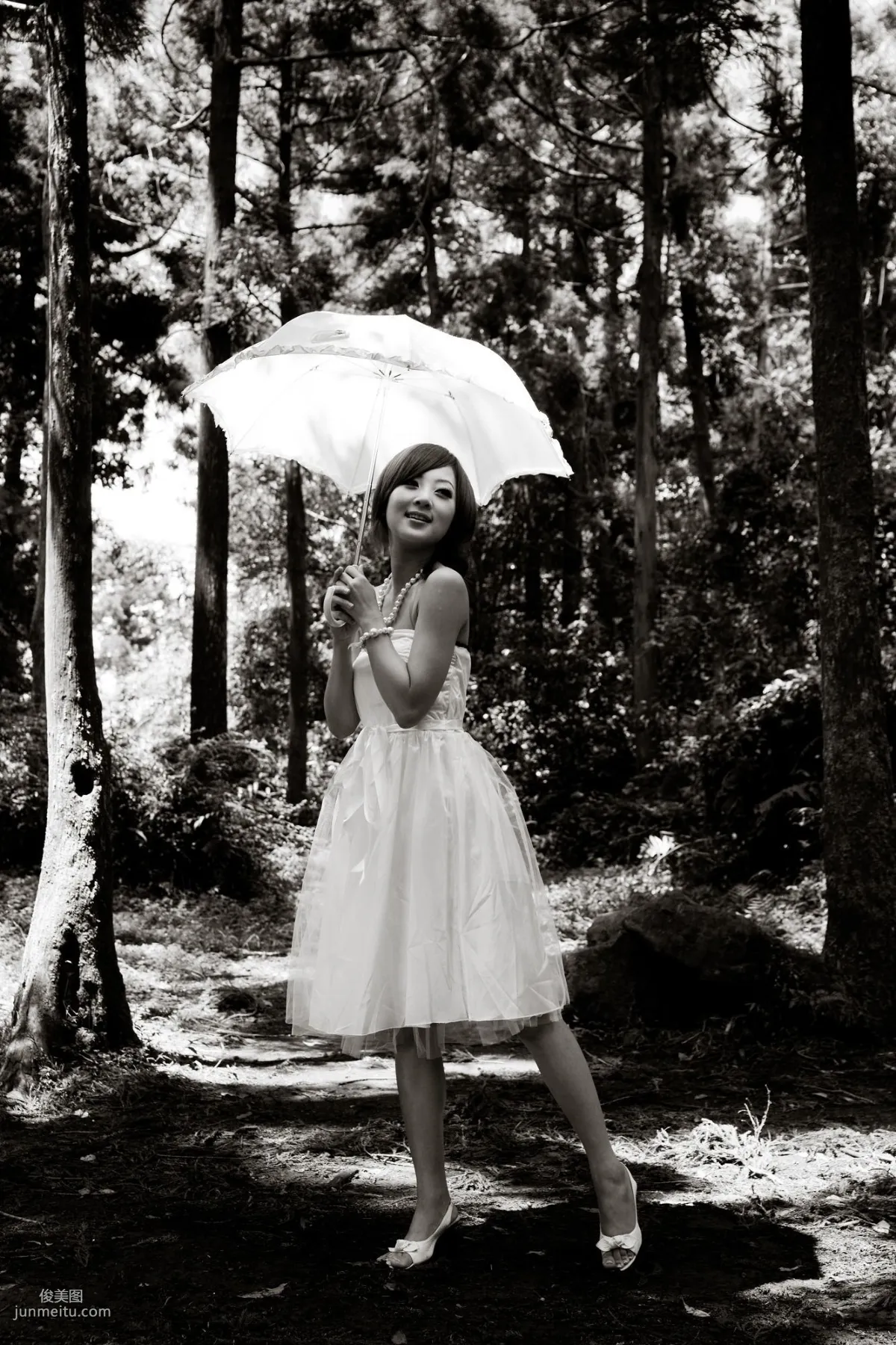 Mikako/Zhang Kaijie White Waltz x Black Obsession Yangmingshan Zhuzihu Outdoor Shoot Photo Set photo 31