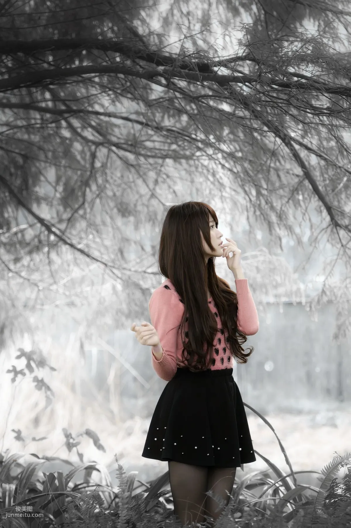 Taiwan Beauty Qiu Yuxuan White, Campus Outdoor Shoot Photo Set photo 6