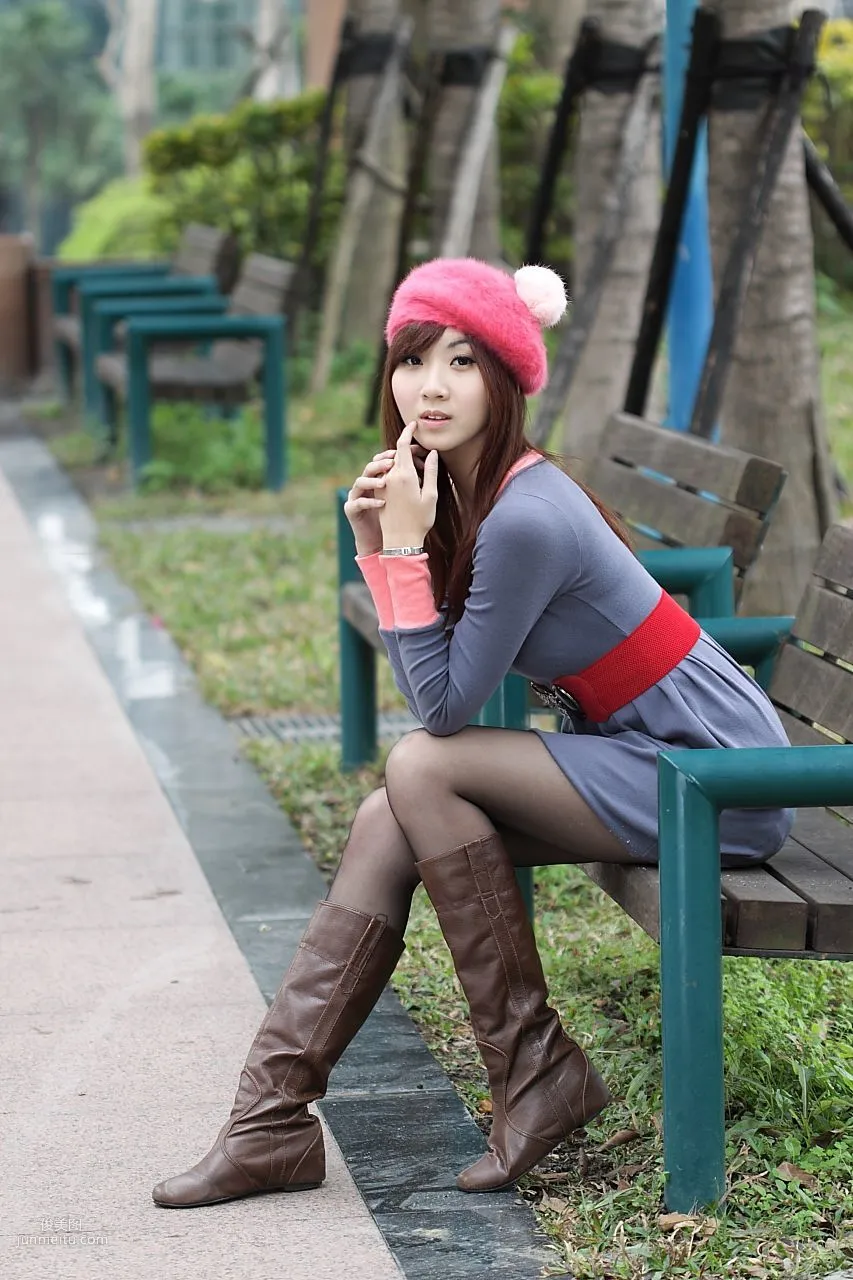 Taiwan Pure Beauty Angel, Black Stockings Street Snap Photos Collection photo 26