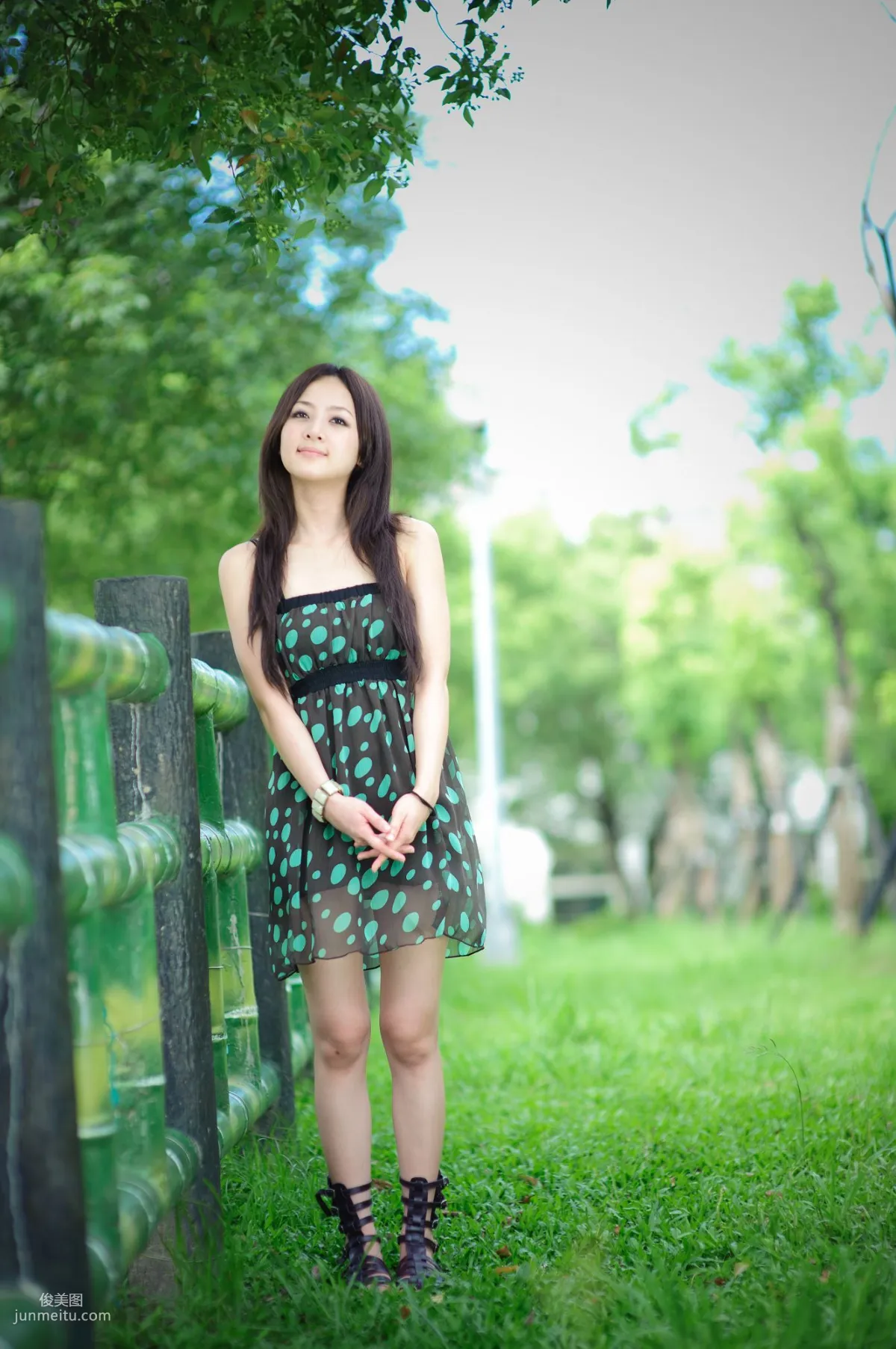 Zhang Kaijie, Yonghe No.4 Park Outdoor Shoot Photo Set photo 7