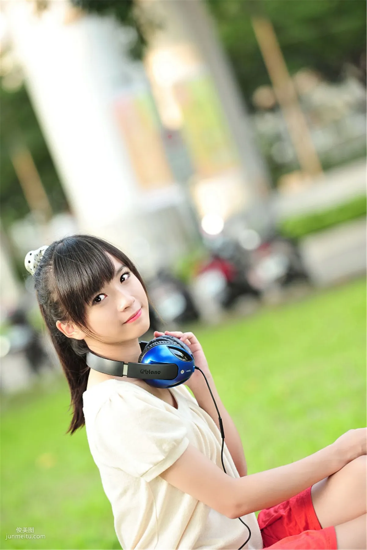 Taiwan Beautiful Girl Xiao Jing (Yu Chengjing), Yat-Sen Park Outdoor Shoot Photo Set photo 11