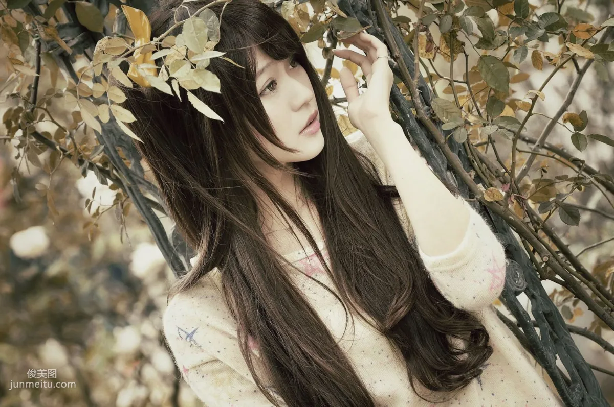 Taiwan Beauty Qiu Yuxuan White, Campus Outdoor Shoot Photo Set photo 21