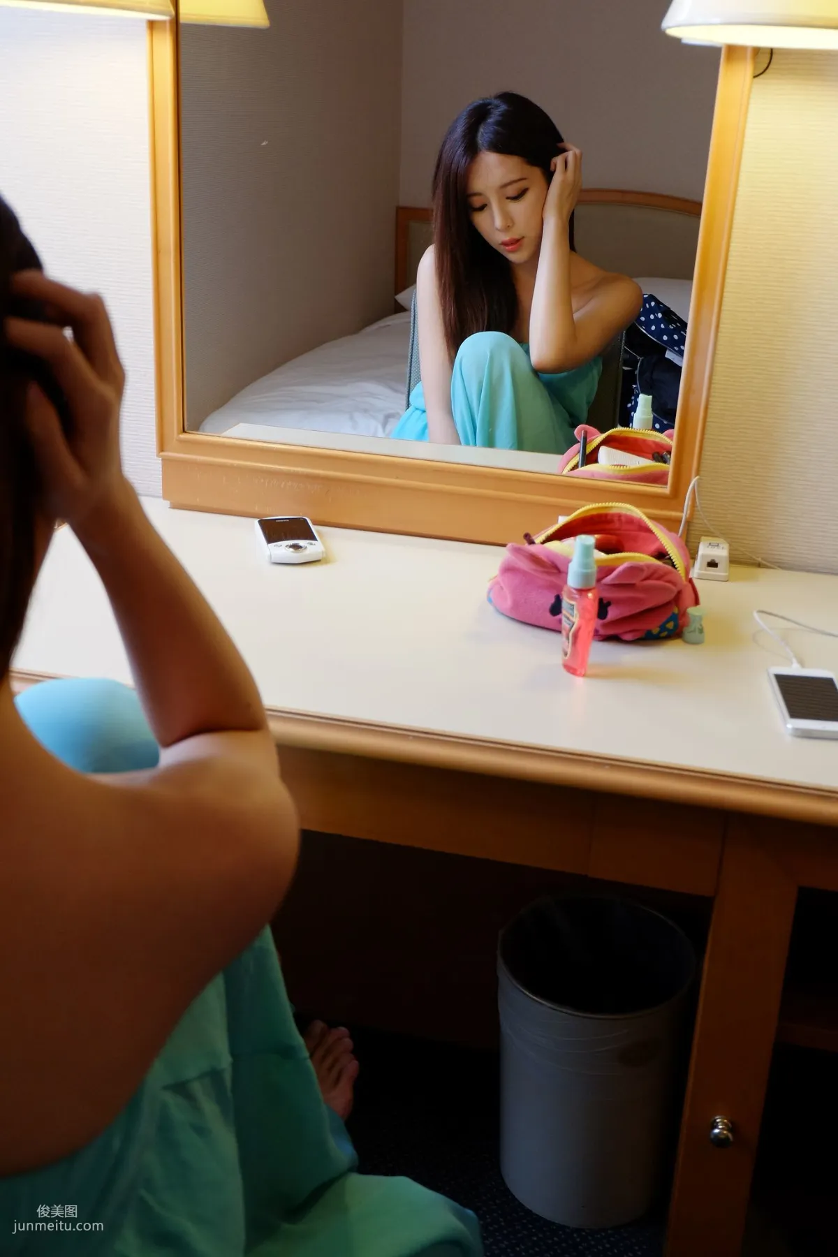 台灣正妹張齊郡JULIE《化妝鏡旁的女神》寫真集 63