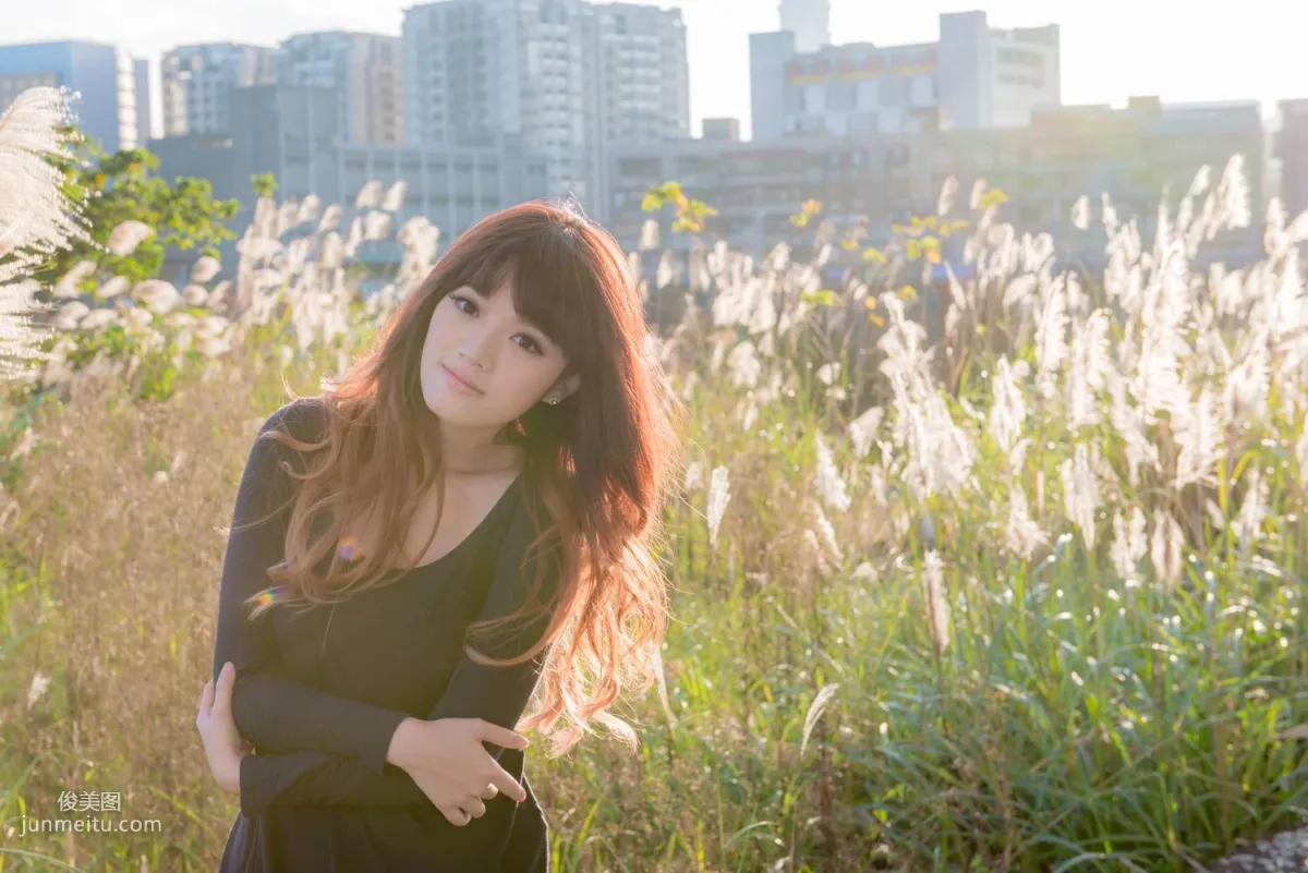 Taiwan Beauty Lin Gangyi Didy, Ruined Station Beautiful Outdoor Shoot, Photo Set photo 44