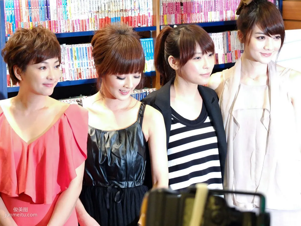 Guozi MM/Zhang Yunfei, Beautiful Makeup Book Signing Event HD Event Photos photo 7