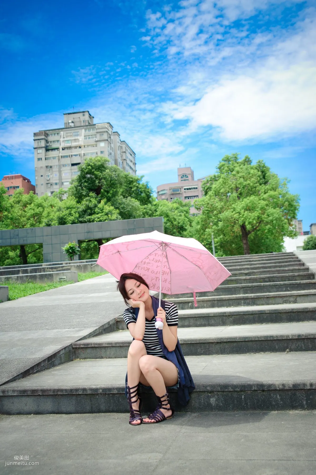 Zhang Kaijie, Yonghe No.4 Park Outdoor Shoot Photo Set photo 34