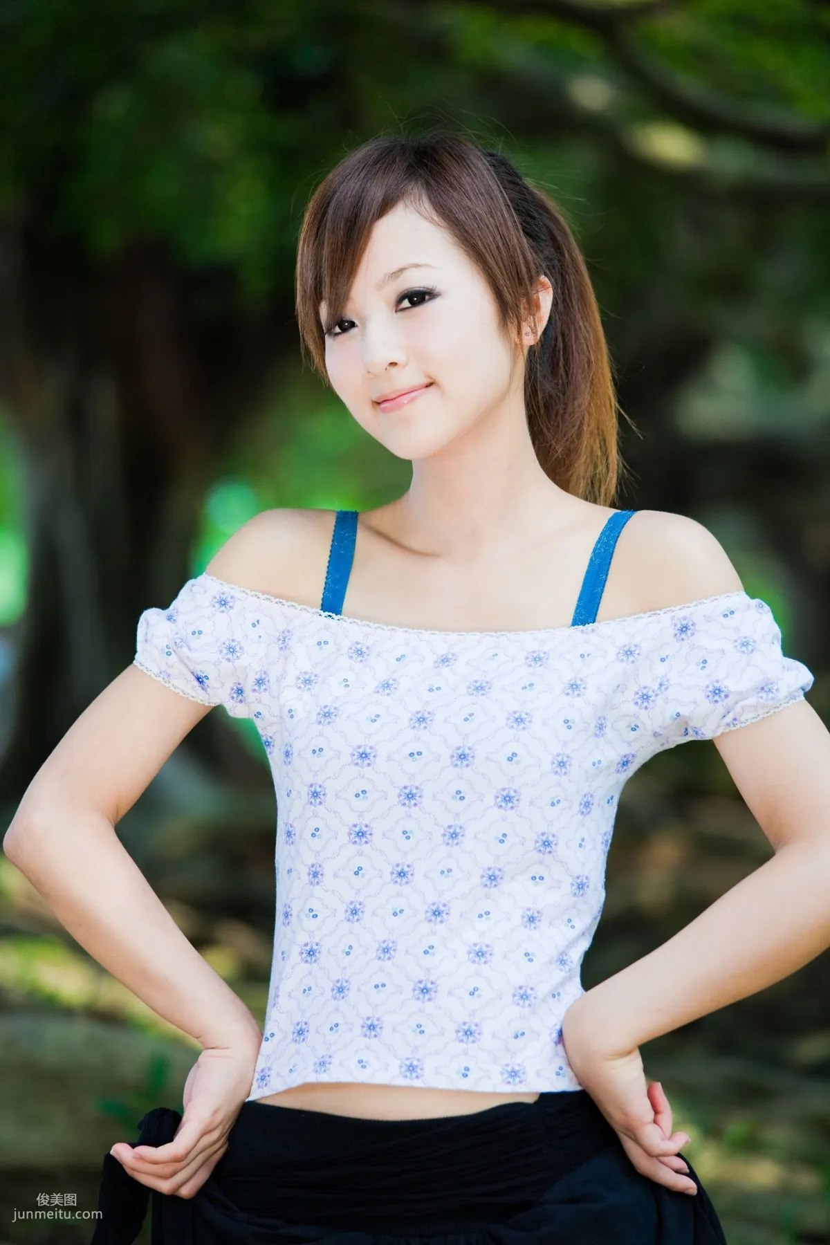 Zhang Kaijie/Mikako 'Zhongxing New Village Outdoor Shoot' Photo Set photo 59