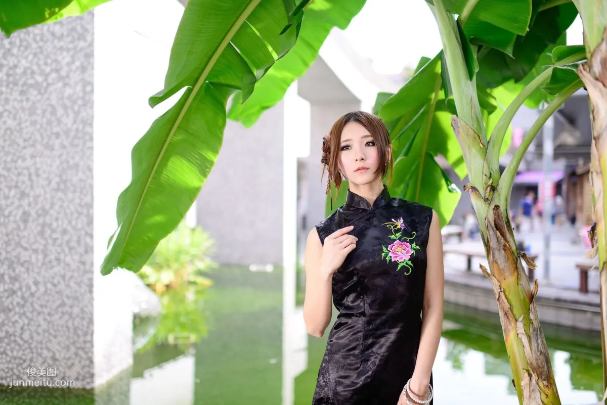 Taiwan Model A Bu, Red and Black Qipao Series Outdoor Shoot Photo Set photo 39