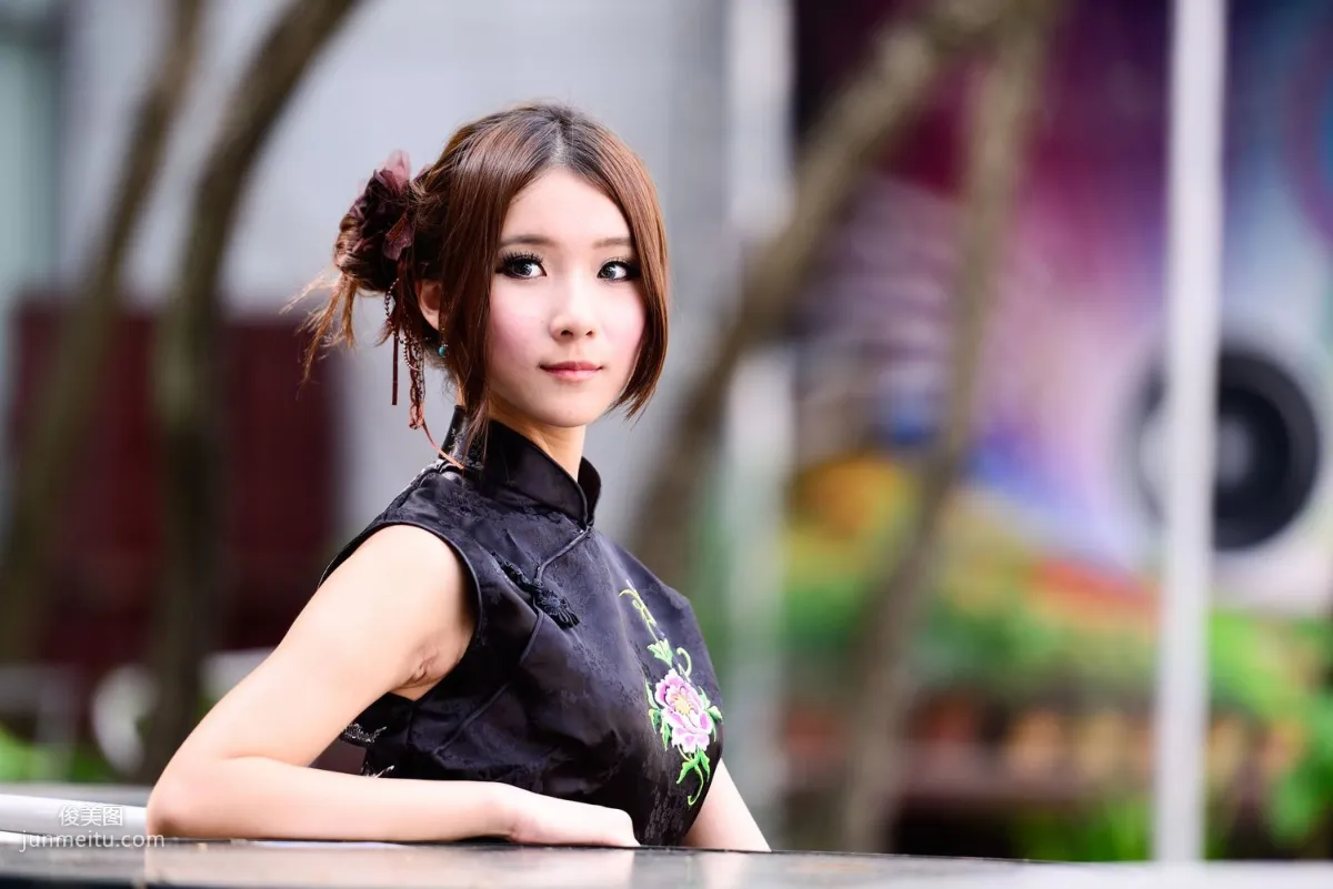 Taiwan Model A Bu, Red and Black Qipao Series Outdoor Shoot Photo Set photo 50
