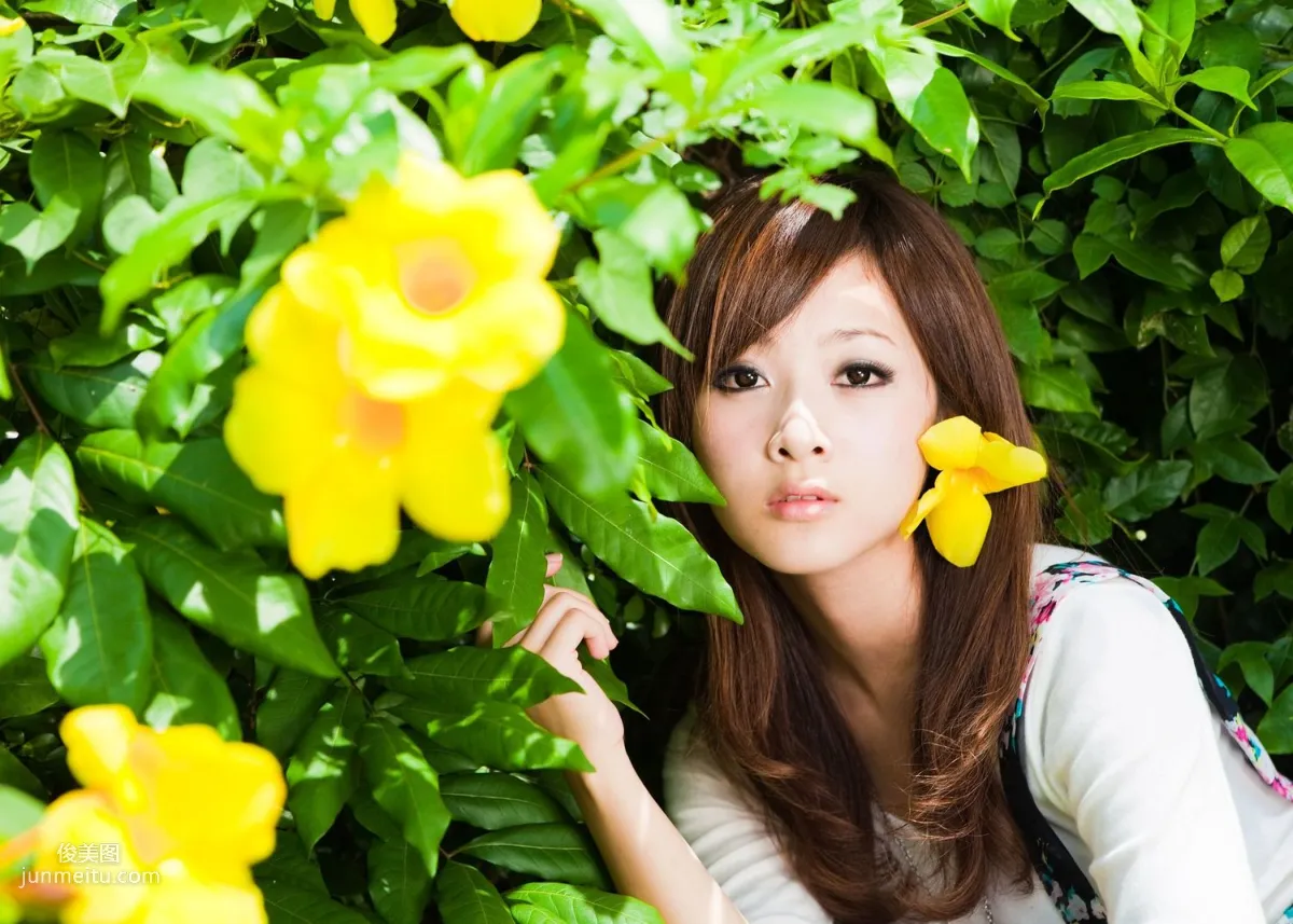 Zhang Kaijie/Mikako 'Zhongxing New Village Outdoor Shoot' Photo Set photo 8