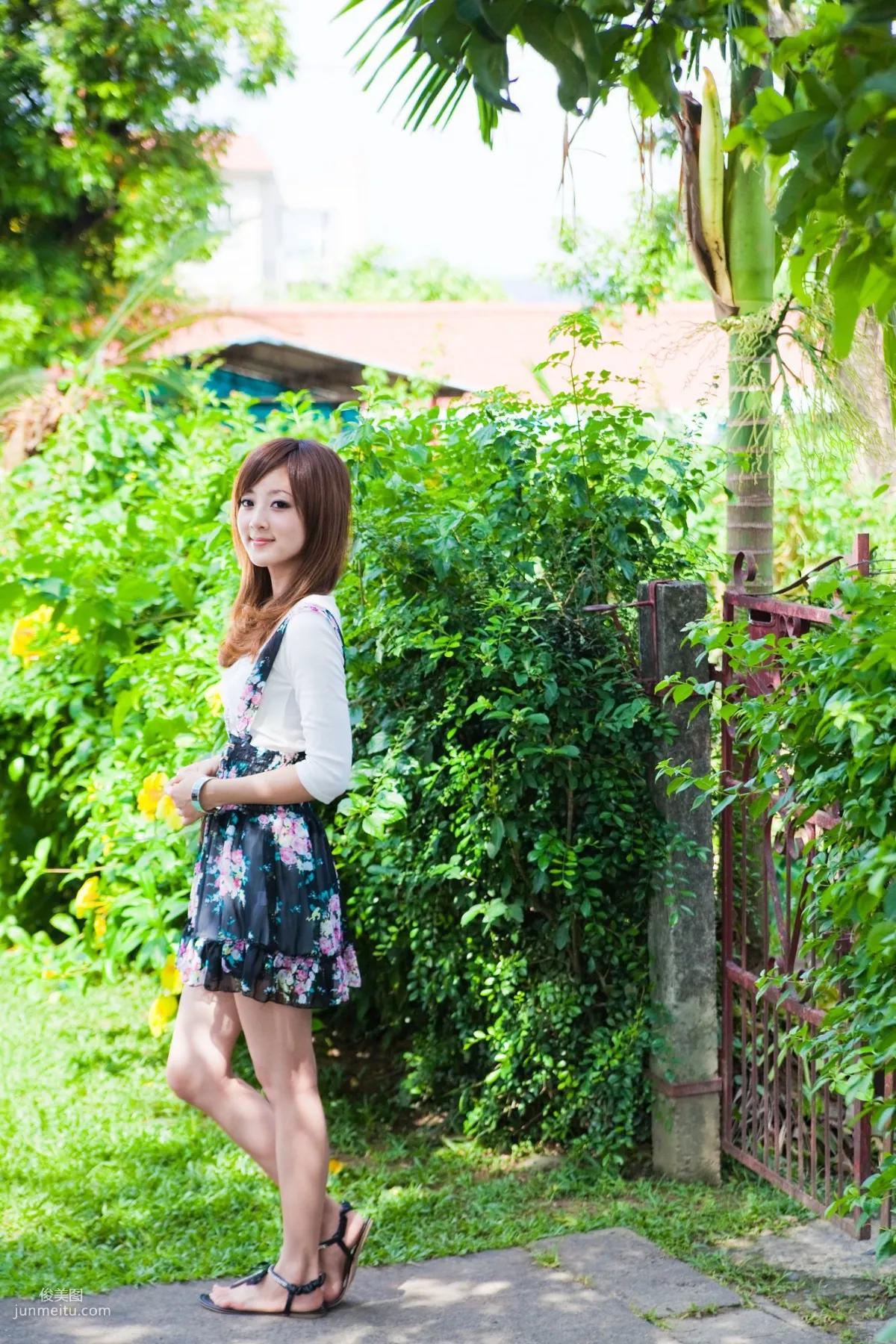 Zhang Kaijie/Mikako 'Zhongxing New Village Outdoor Shoot' Photo Set photo 3