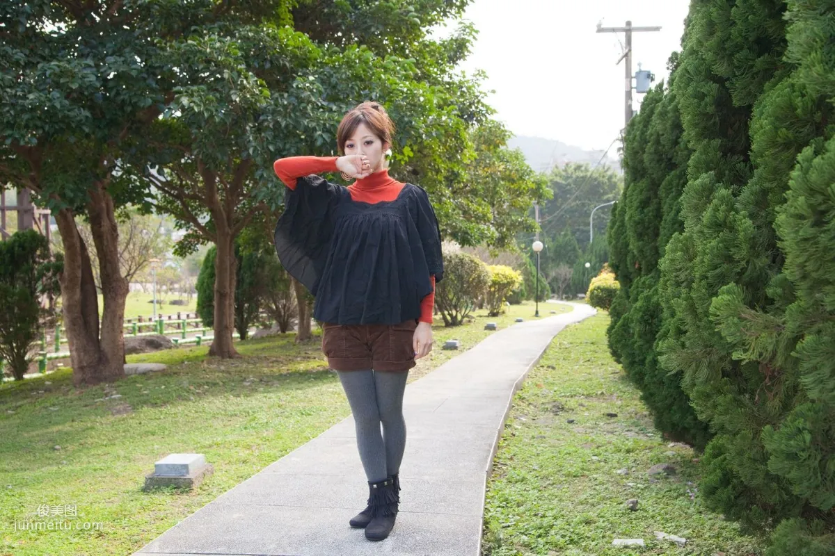 Mikako, Shuangxi Park + Indigenous Park Part I Photo Set photo 37