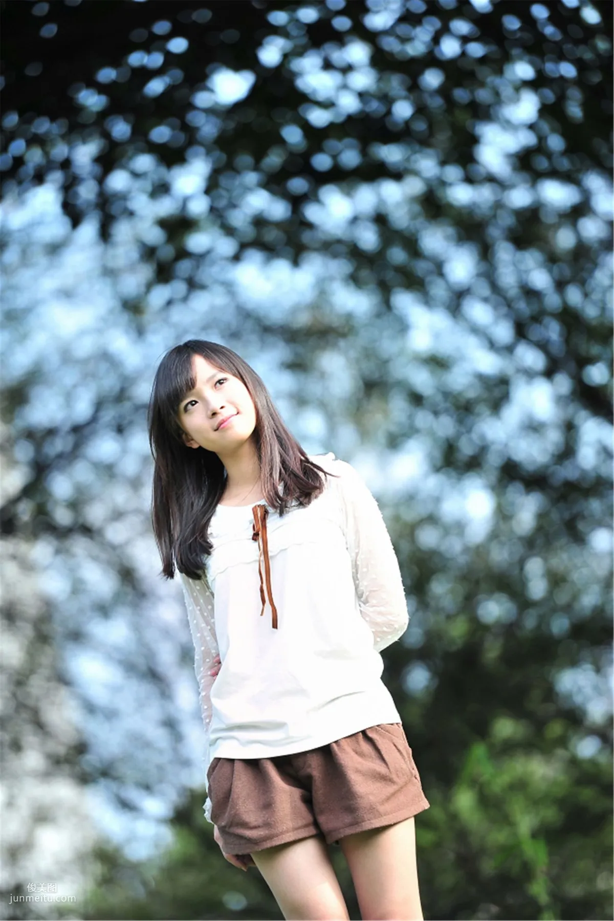 Taiwan Beautiful Girl Xiao Jing (Yu Chengjing), Yat-Sen Park Outdoor Shoot Photo Set photo 2