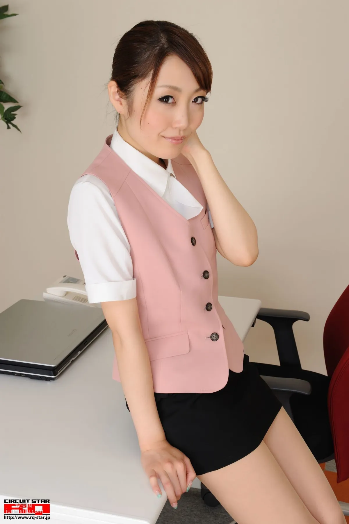 [RQ-STAR] NO.00525 Yukina Masaki 真先由紀奈 Office Lady 寫真集 43