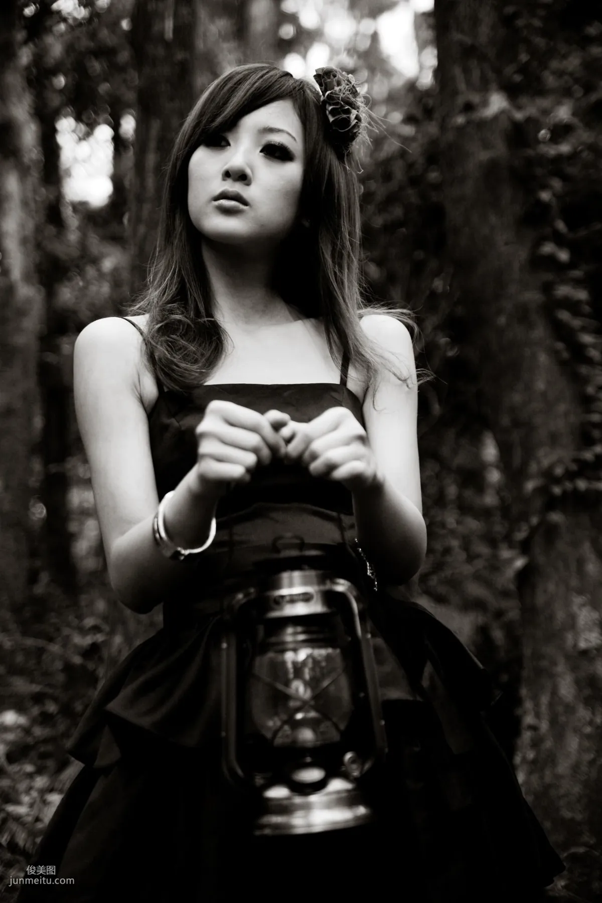 Mikako/Zhang Kaijie White Waltz x Black Obsession Yangmingshan Zhuzihu Outdoor Shoot Photo Set photo 109