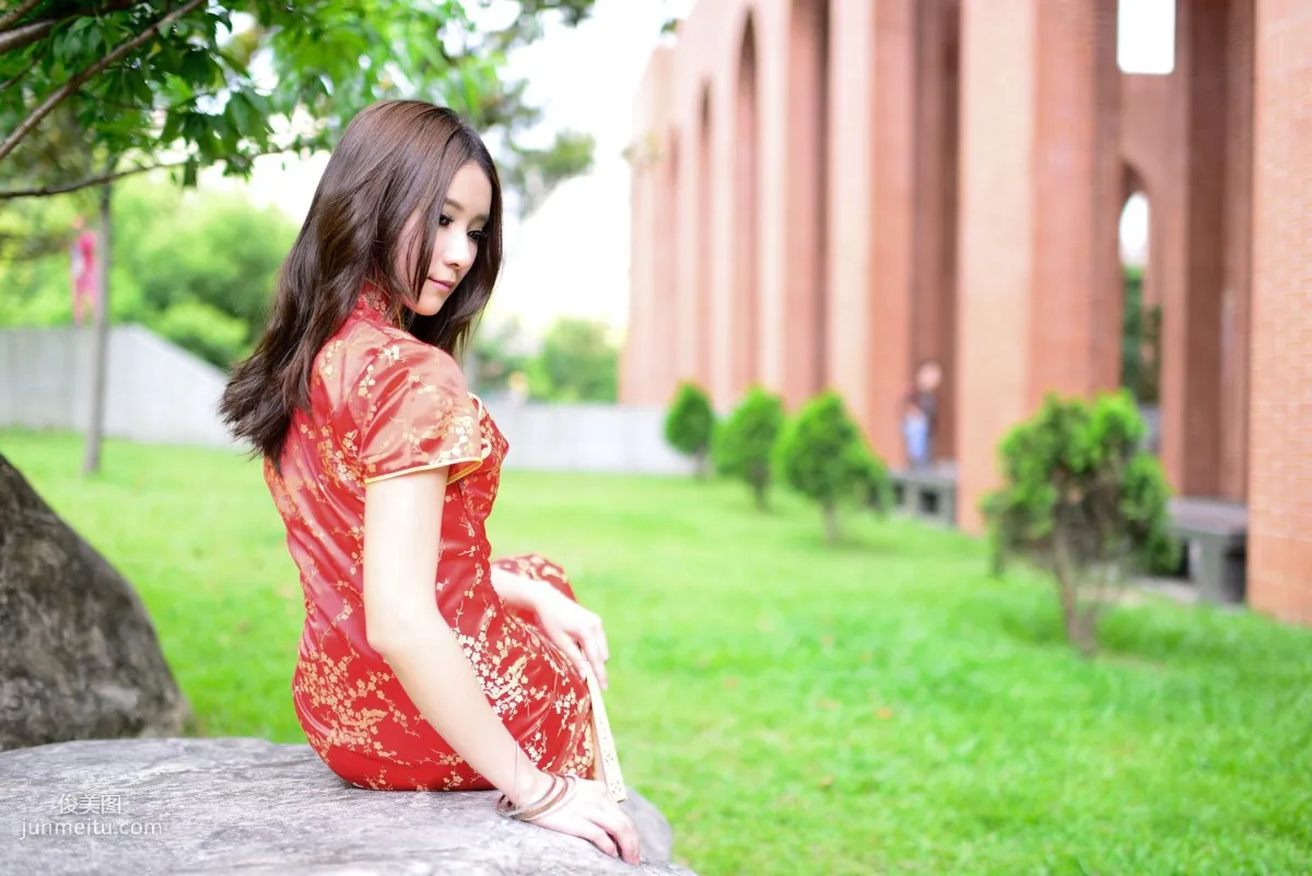 Taiwan Model A Bu, Red and Black Qipao Series Outdoor Shoot Photo Set photo 60