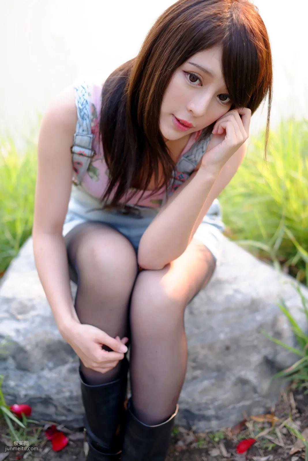 台灣女神張齊郡JULIE《踏青》寫真集 48