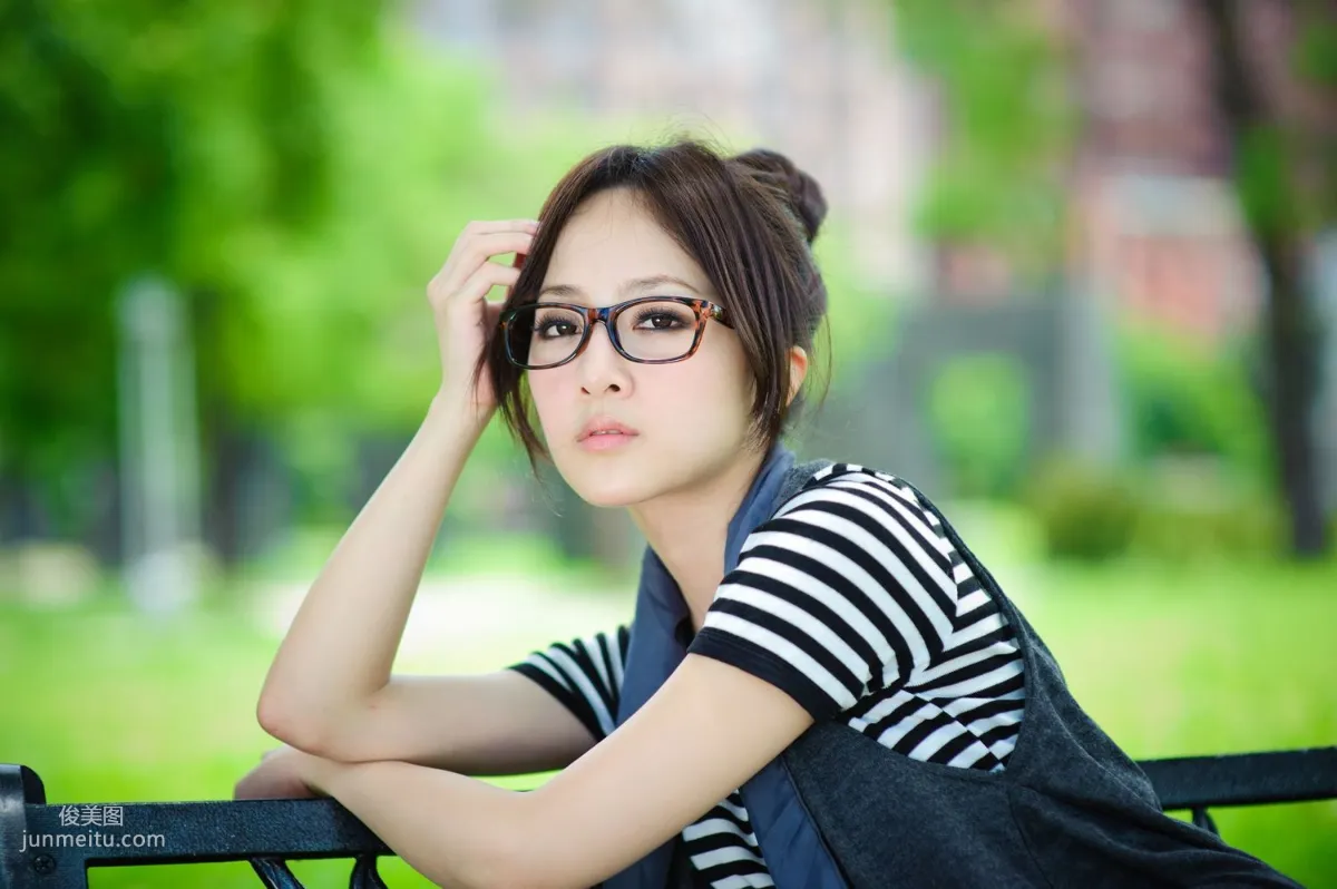 Zhang Kaijie, Yonghe No.4 Park Outdoor Shoot Photo Set photo 28