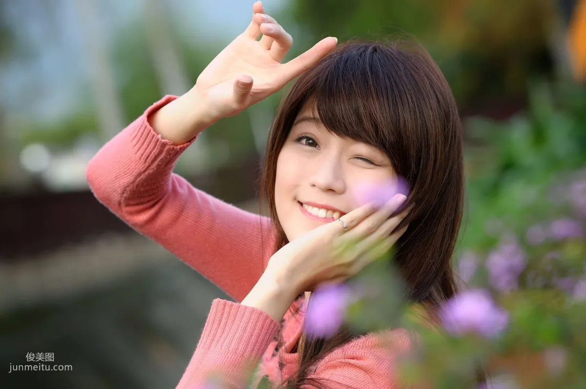 Taiwan Beauty Qiu Yuxuan White, Campus Outdoor Shoot Photo Set photo 12