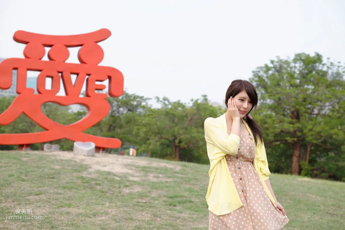 台灣女神張齊郡JULIE《踏青》寫真集 43