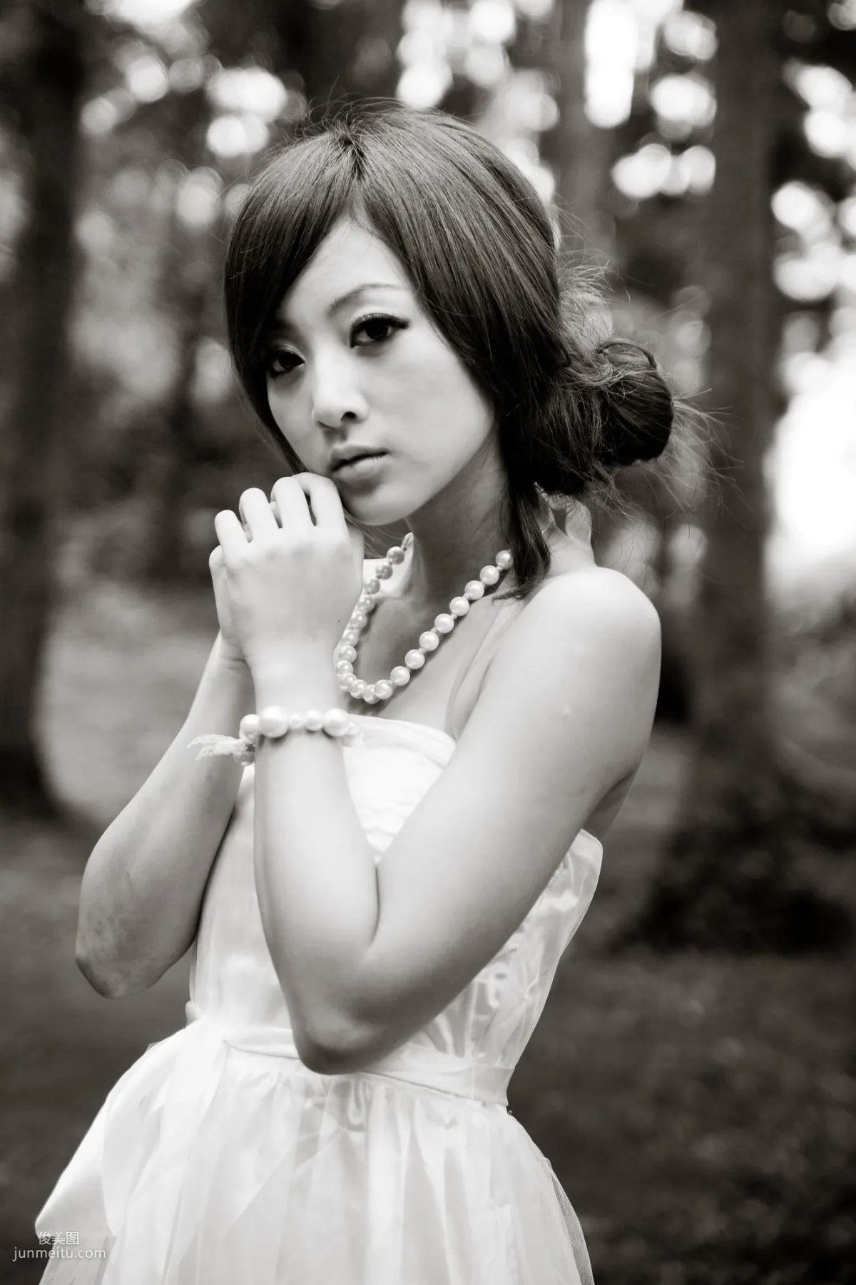 Mikako/Zhang Kaijie White Waltz x Black Obsession Yangmingshan Zhuzihu Outdoor Shoot Photo Set photo 47