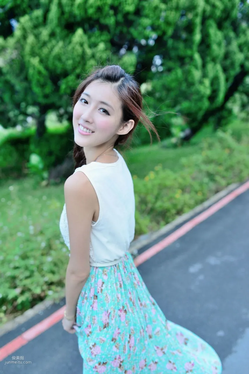 Kila Jingjing / Jin Yunqiao, Fresh and Beautiful Long Dress Outdoor Photo Set photo 44