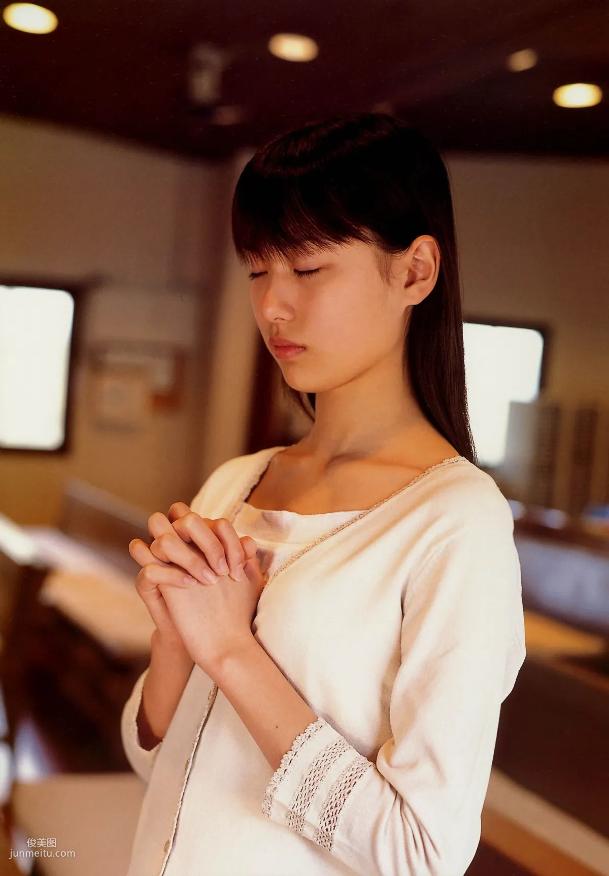 戸田恵梨香 《SANWA MOOK 7 生まれた泉》[PB寫真集] 57