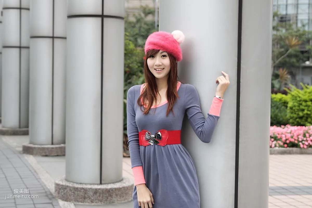 Taiwan Pure Beauty Angel, Black Stockings Street Snap Photos Collection photo 17