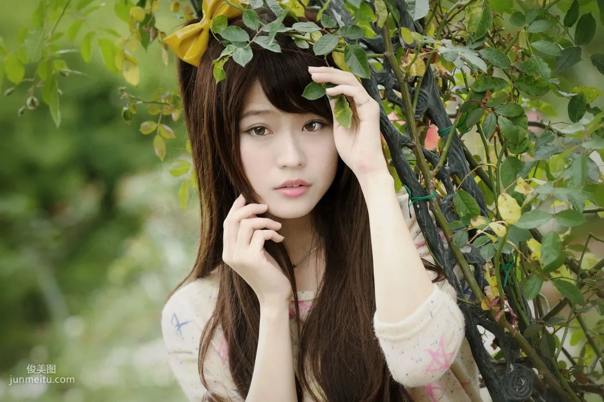 Taiwan Beauty Qiu Yuxuan White, Campus Outdoor Shoot Photo Set photo 14