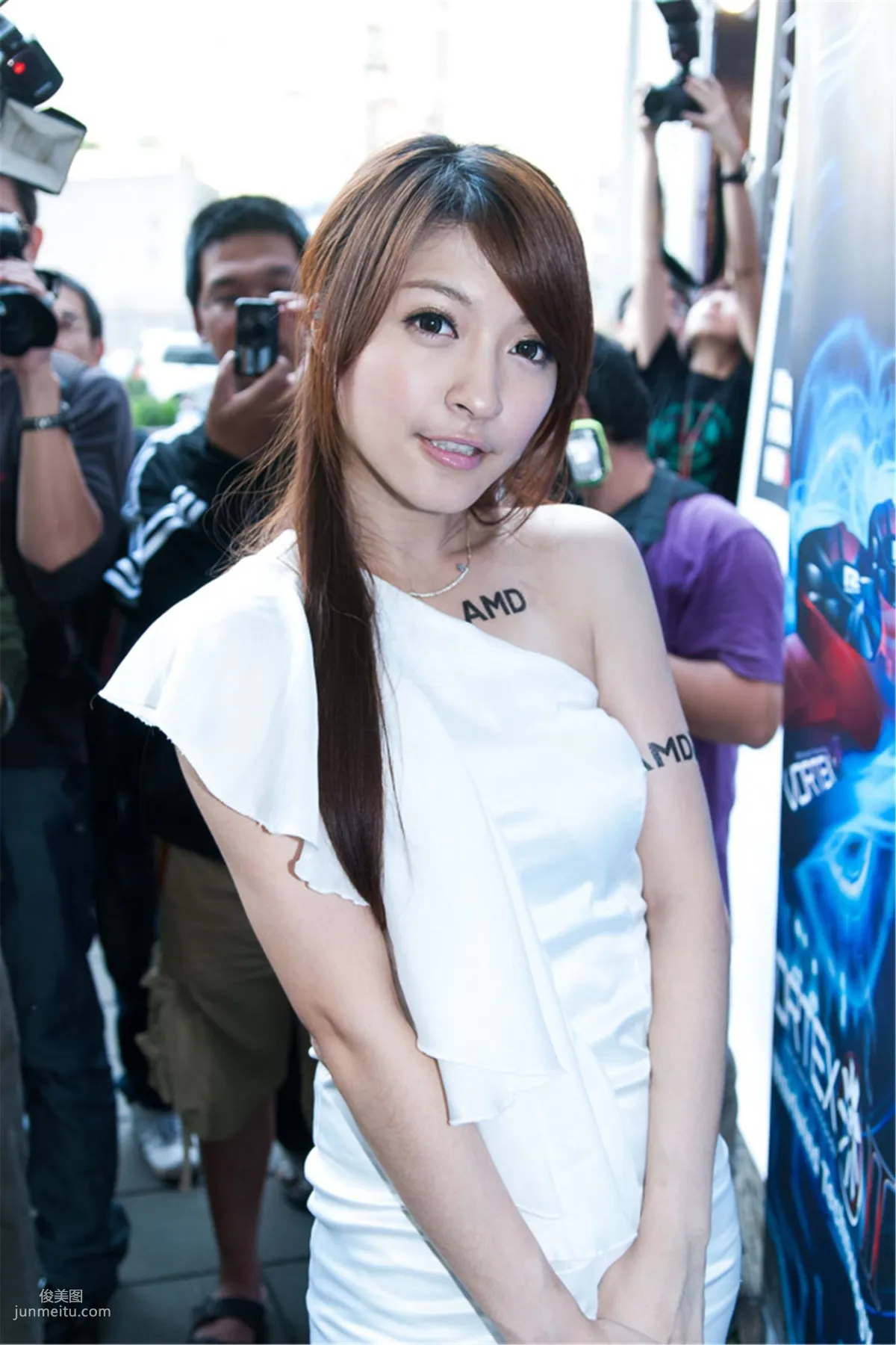 Taiwan Model Bei Bei 'Guanghua Market AMD Booth' HD Set photo 11