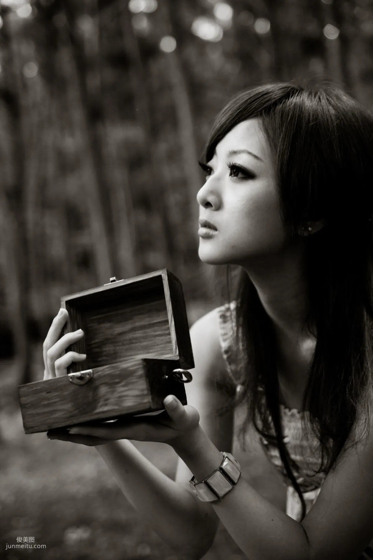 Mikako/Zhang Kaijie White Waltz x Black Obsession Yangmingshan Zhuzihu Outdoor Shoot Photo Set photo 12