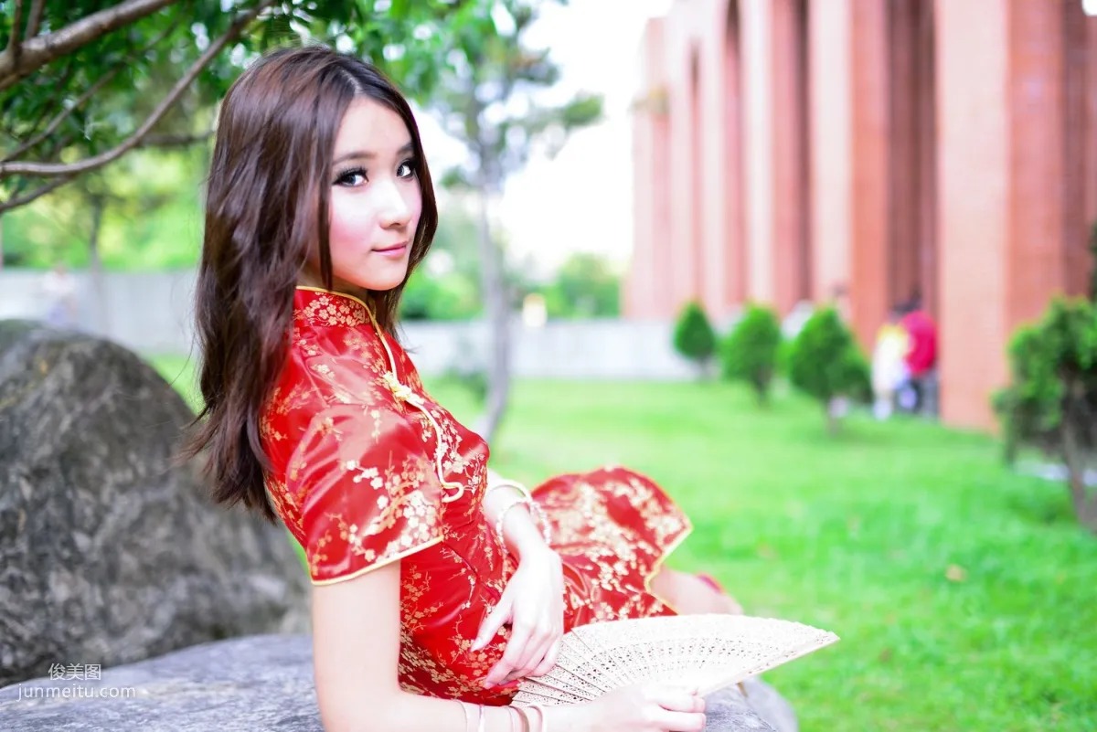 Taiwan Model A Bu, Red and Black Qipao Series Outdoor Shoot Photo Set photo 11