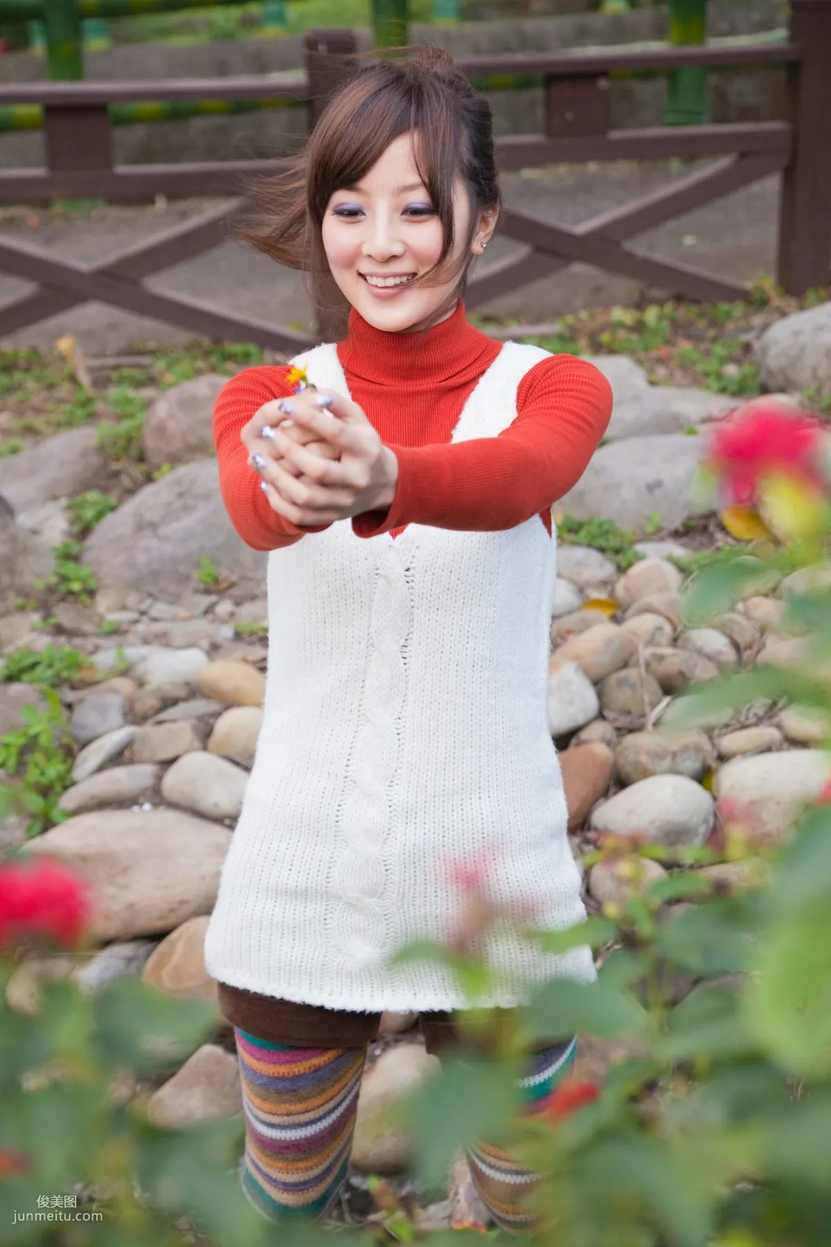 Mikako, Shuangxi Park + Indigenous Park Part I Photo Set photo 56