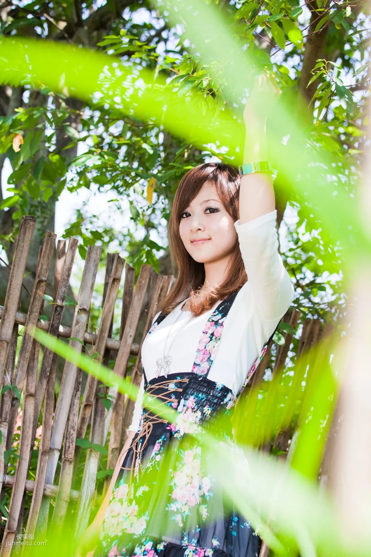 Zhang Kaijie/Mikako 'Zhongxing New Village Outdoor Shoot' Photo Set photo 21