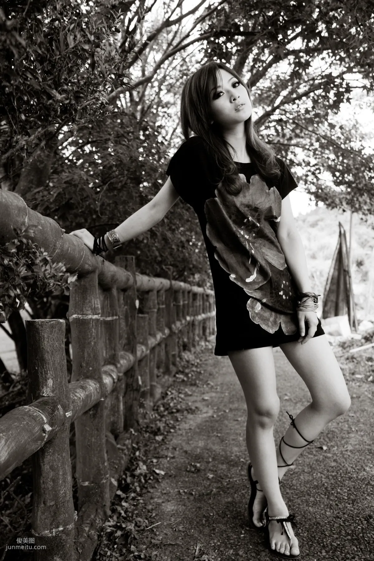 Mikako/Zhang Kaijie White Waltz x Black Obsession Yangmingshan Zhuzihu Outdoor Shoot Photo Set photo 62