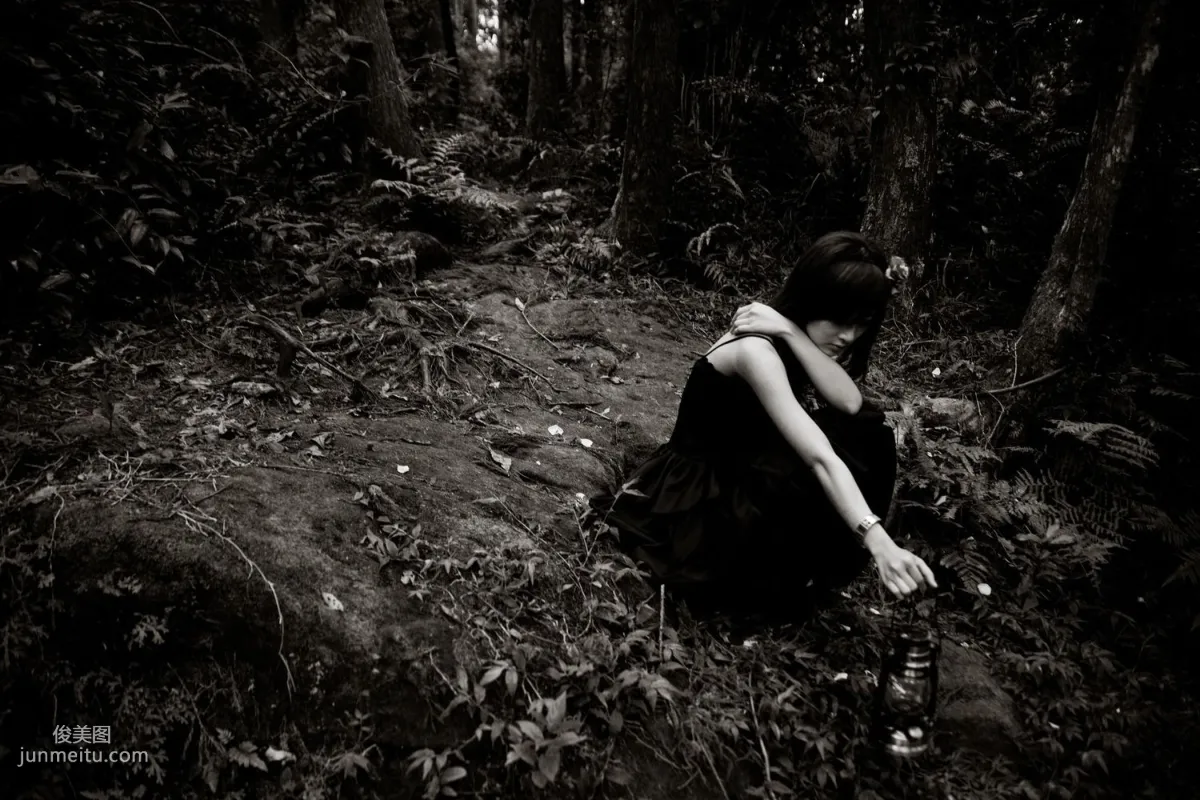 Mikako/Zhang Kaijie White Waltz x Black Obsession Yangmingshan Zhuzihu Outdoor Shoot Photo Set photo 111