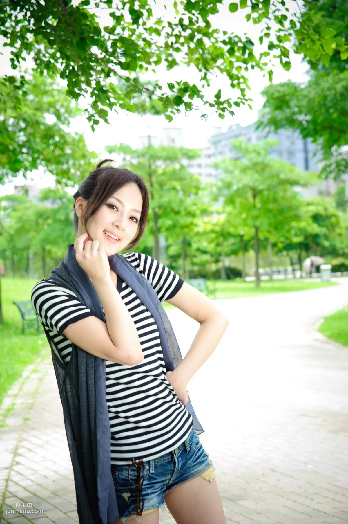 Zhang Kaijie, Yonghe No.4 Park Outdoor Shoot Photo Set photo 31