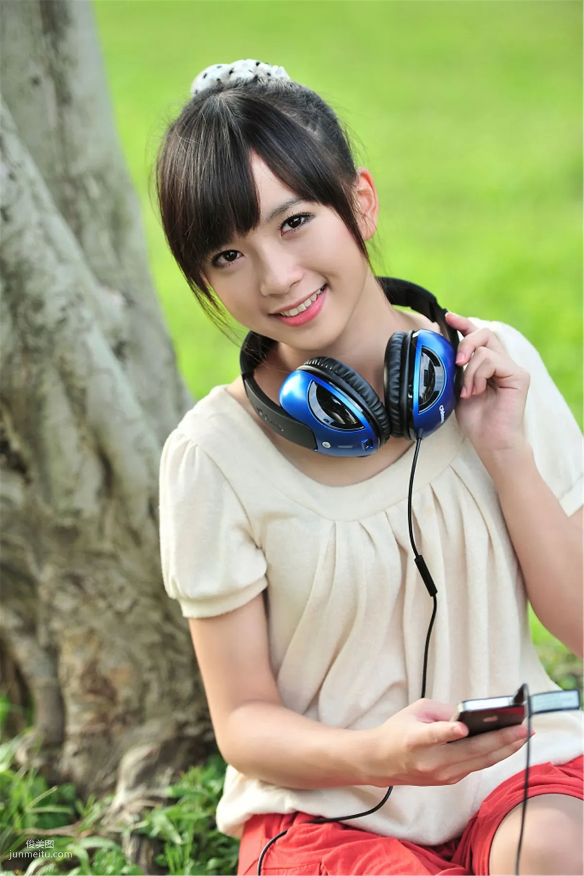 Taiwan Beautiful Girl Xiao Jing (Yu Chengjing), Yat-Sen Park Outdoor Shoot Photo Set photo 12
