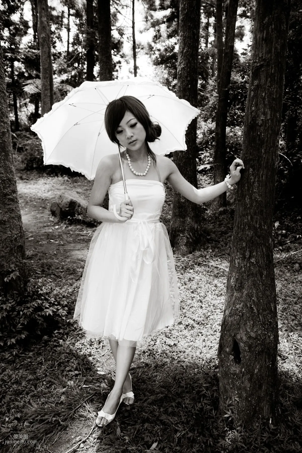 Mikako/Zhang Kaijie White Waltz x Black Obsession Yangmingshan Zhuzihu Outdoor Shoot Photo Set photo 53