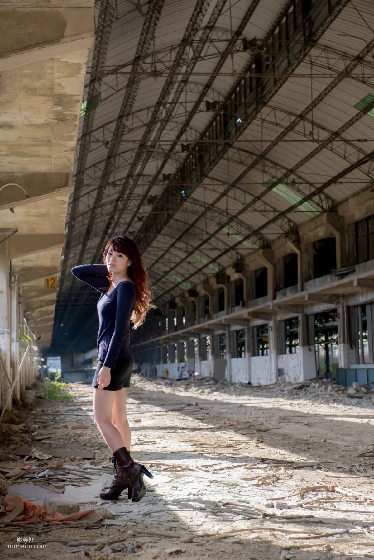 Taiwan Beauty Lin Gangyi Didy, Ruined Station Beautiful Outdoor Shoot, Photo Set photo 11