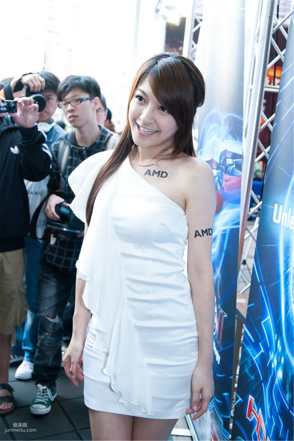Taiwan Model Bei Bei 'Guanghua Market AMD Booth' HD Set photo 19