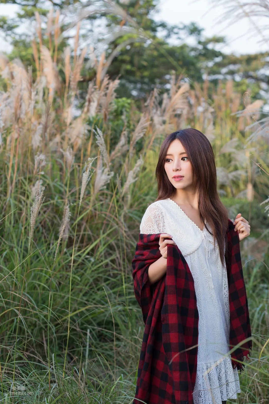 台灣女神張齊郡JULIE《踏青》寫真集 37