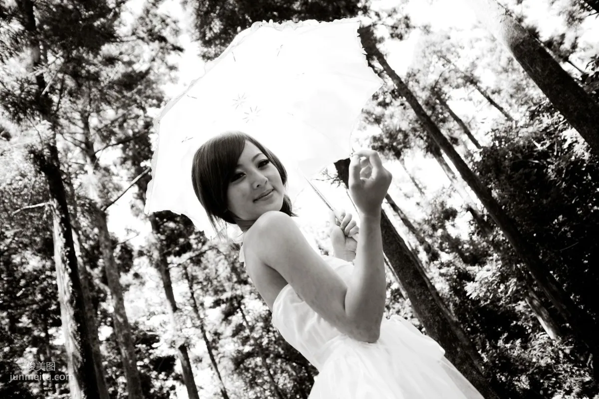 Mikako/Zhang Kaijie White Waltz x Black Obsession Yangmingshan Zhuzihu Outdoor Shoot Photo Set photo 27