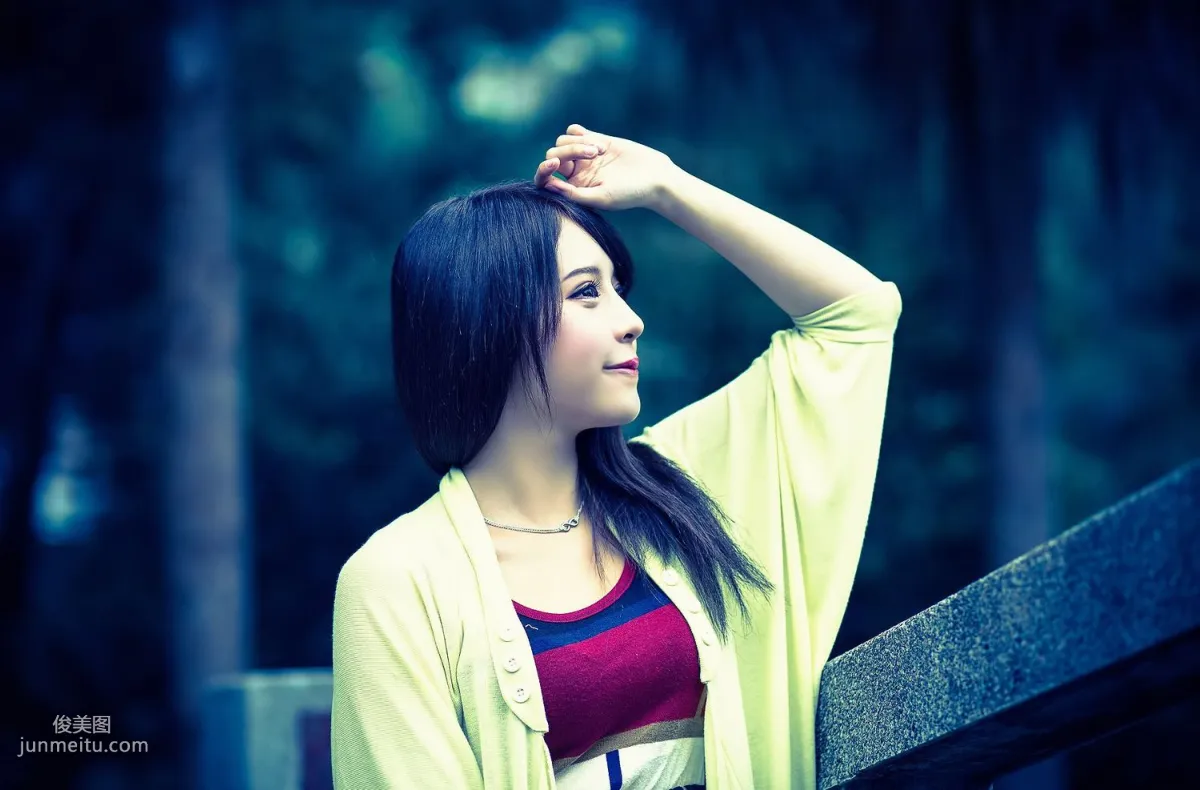 台灣女神張齊郡JULIE《踏青》寫真集 8