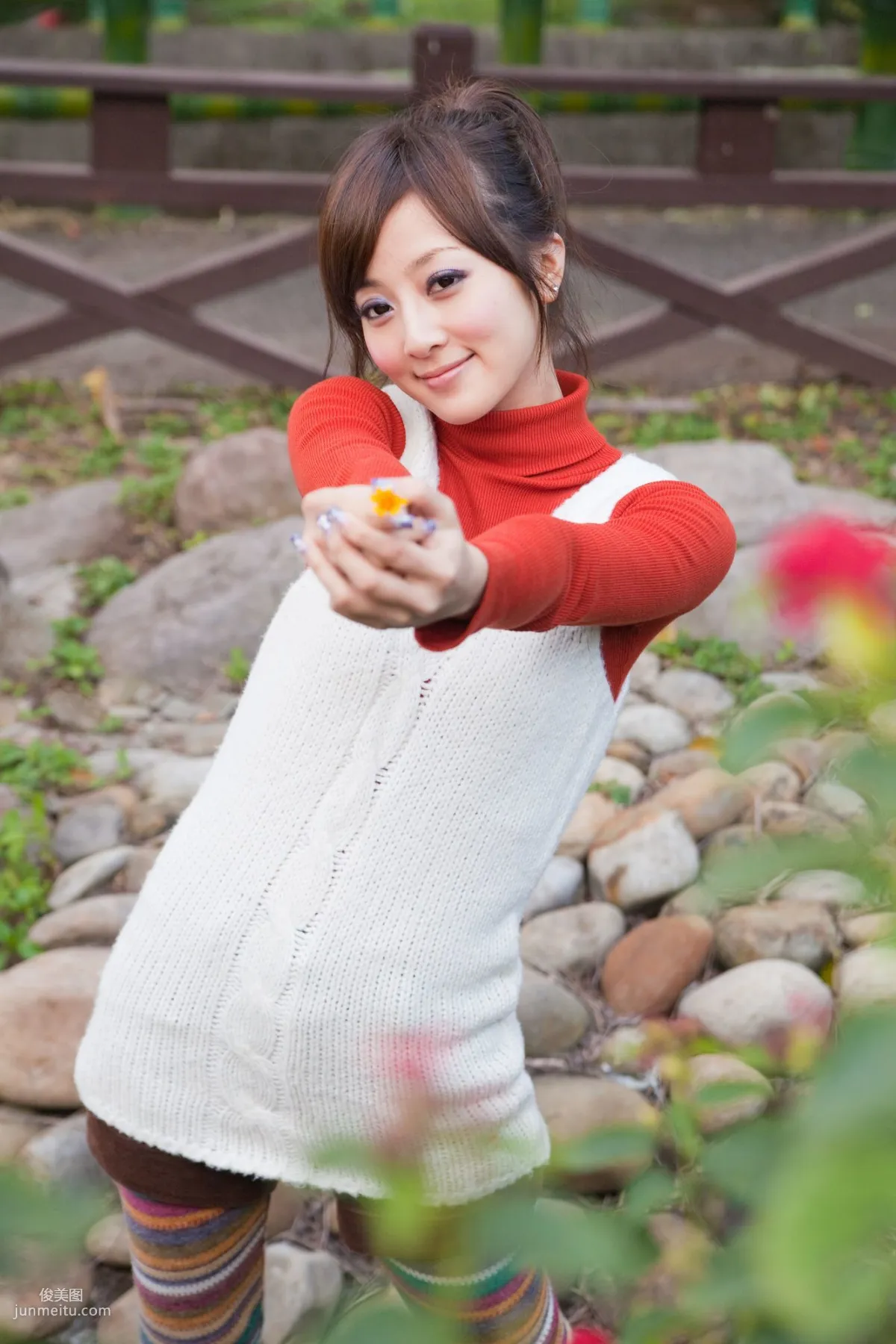 Mikako, Shuangxi Park + Indigenous Park Part I Photo Set photo 57