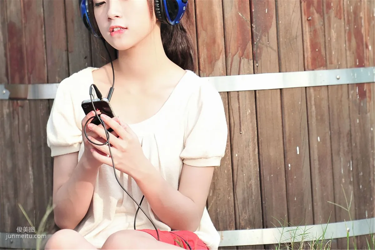 Taiwan Beautiful Girl Xiao Jing (Yu Chengjing), Yat-Sen Park Outdoor Shoot Photo Set photo 8