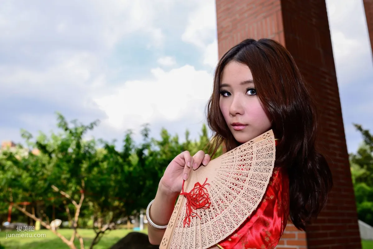 Taiwan Model A Bu, Red and Black Qipao Series Outdoor Shoot Photo Set photo 68