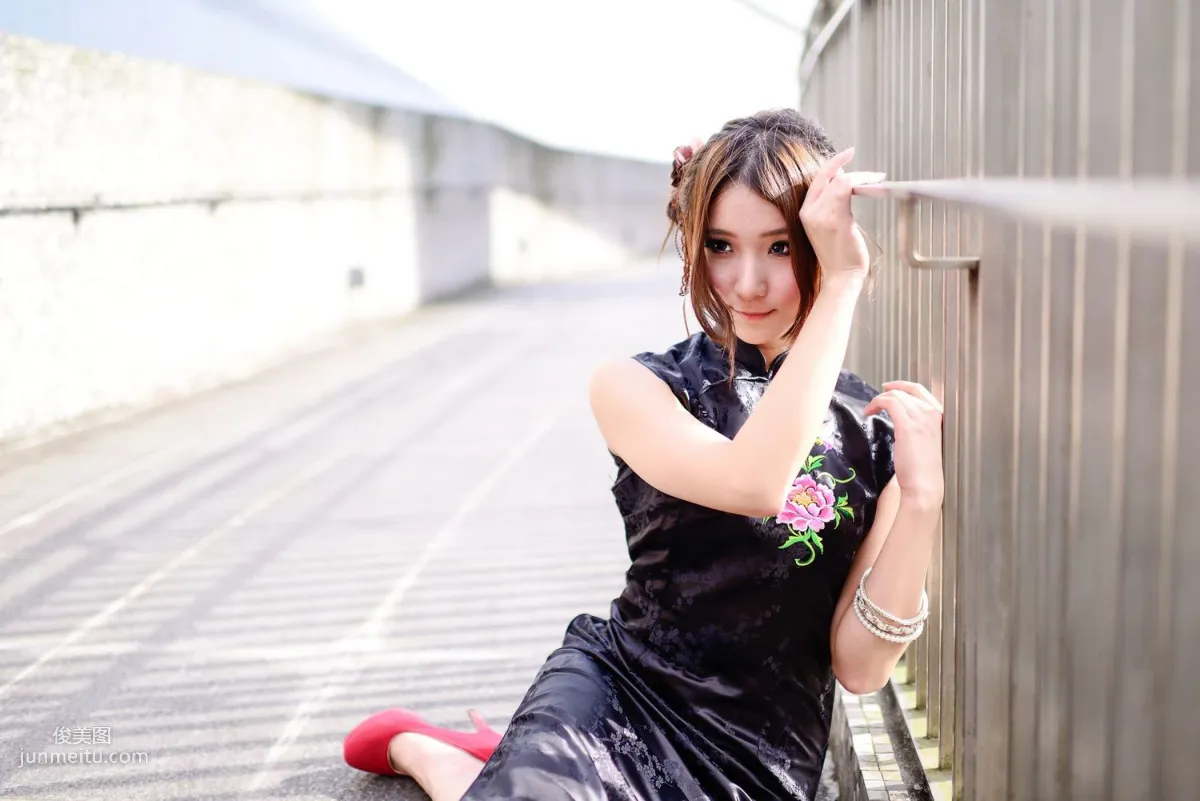 Taiwan Model A Bu, Red and Black Qipao Series Outdoor Shoot Photo Set photo 29