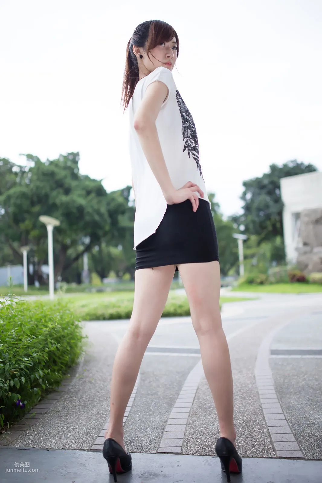 Taiwan Model Queena / Lin Mojing, Park Outdoor Shoot Photo Set photo 35